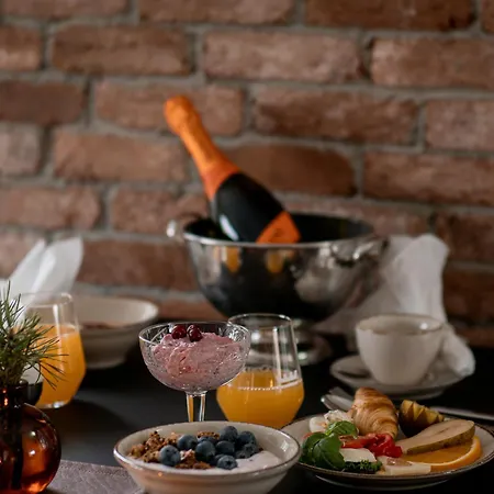 Hotel Loft - Huonekohtaisella Ilmastoinnilla 4*